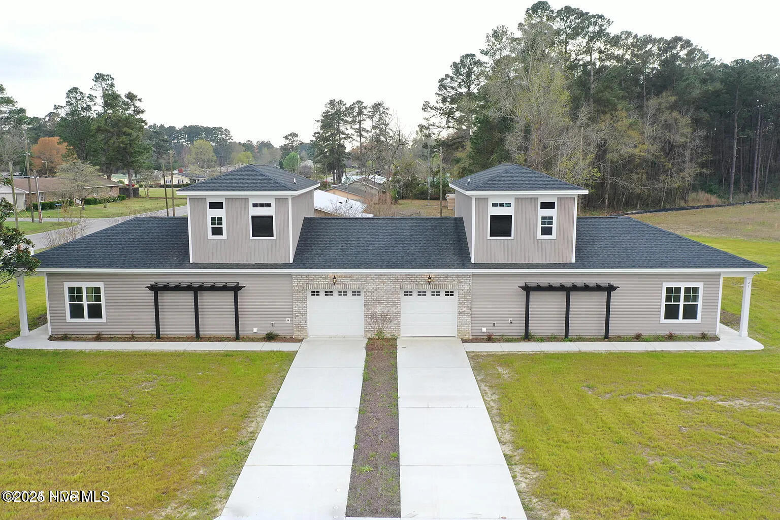Exterior view of 19-55 Crew Court, Whiteville, NC 28472