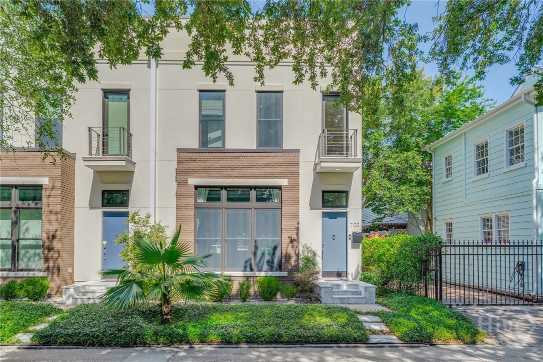 Featured Listing Photo