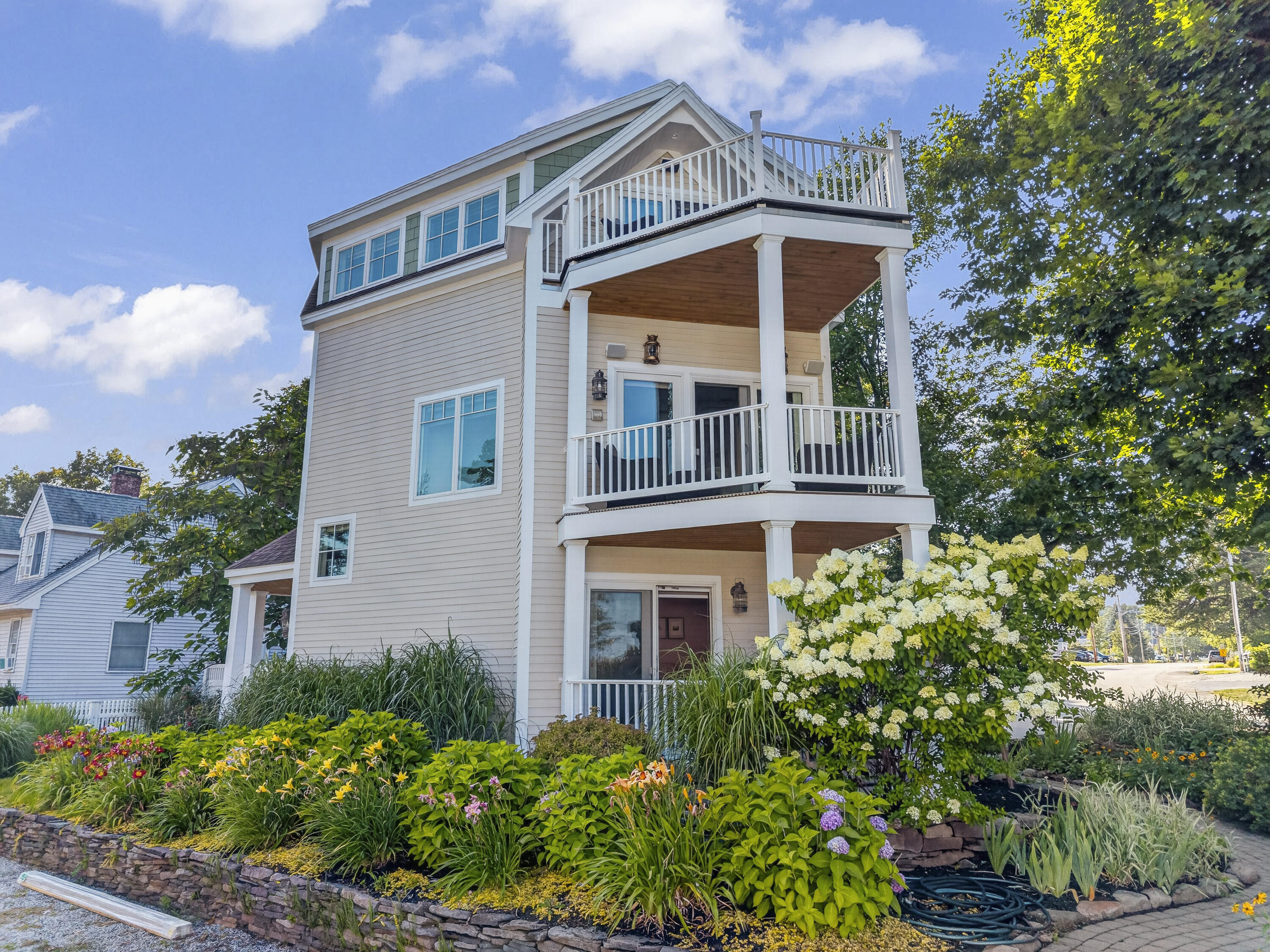 Featured Listing Photo